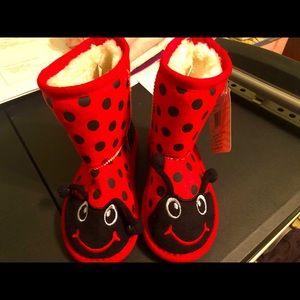 NWT Muk Luks Zoobabies Ladybug Toddler boot in toddler 9, never worn